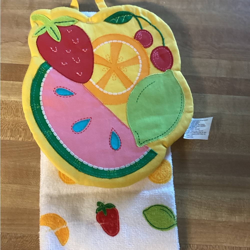 Vintage Kitchen Towel and Oven Mitten with Fruits Theme